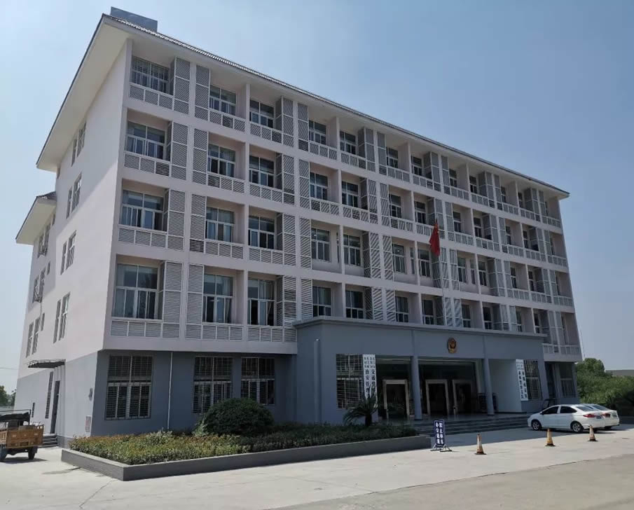 天門市機動車考試中心定制全自動變頻供水成套設備+18噸水箱一套