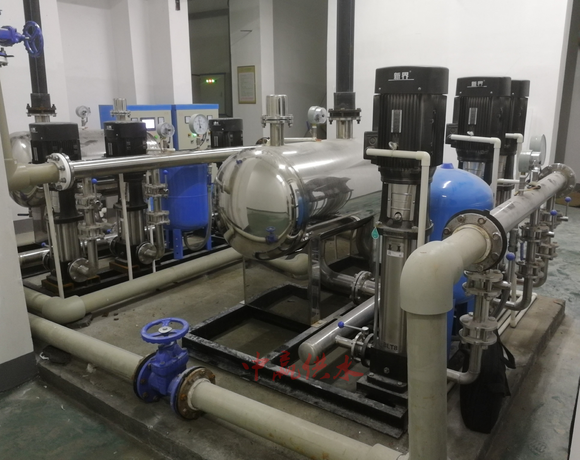 不銹鋼箱式無負(fù)壓給水設(shè)備用于1000戶以上小區(qū)供水或集中供水的地方